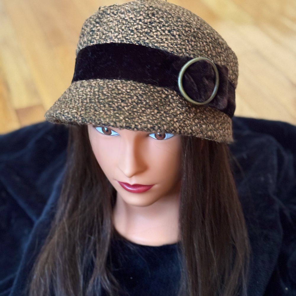 Gorgeous brown and black women's hat